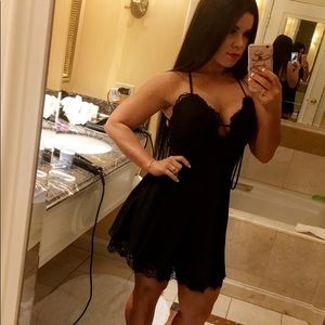 GORGEOUS little black dress